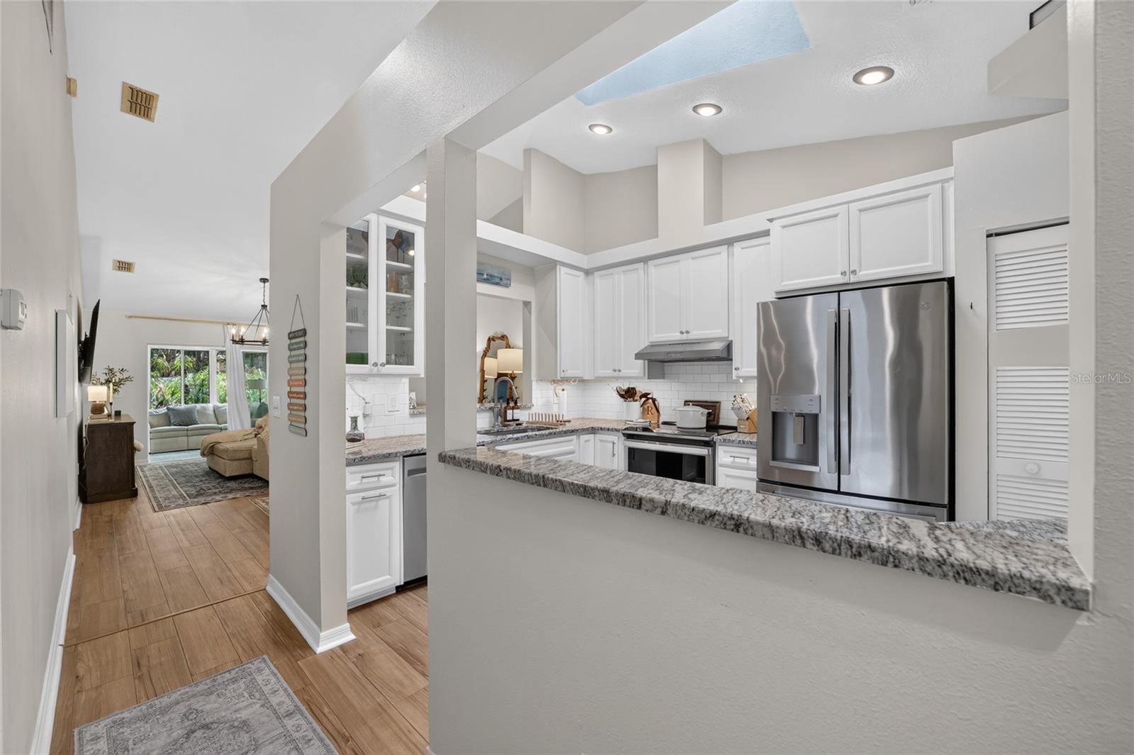 MAGNOLIA GARDEN VILLAS OR 1412/521 - Residential
