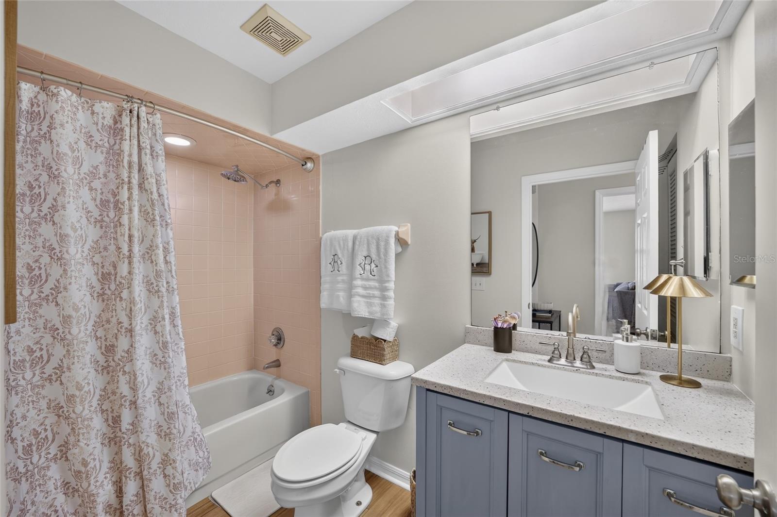 MAGNOLIA GARDEN VILLAS OR 1412/521 - Residential