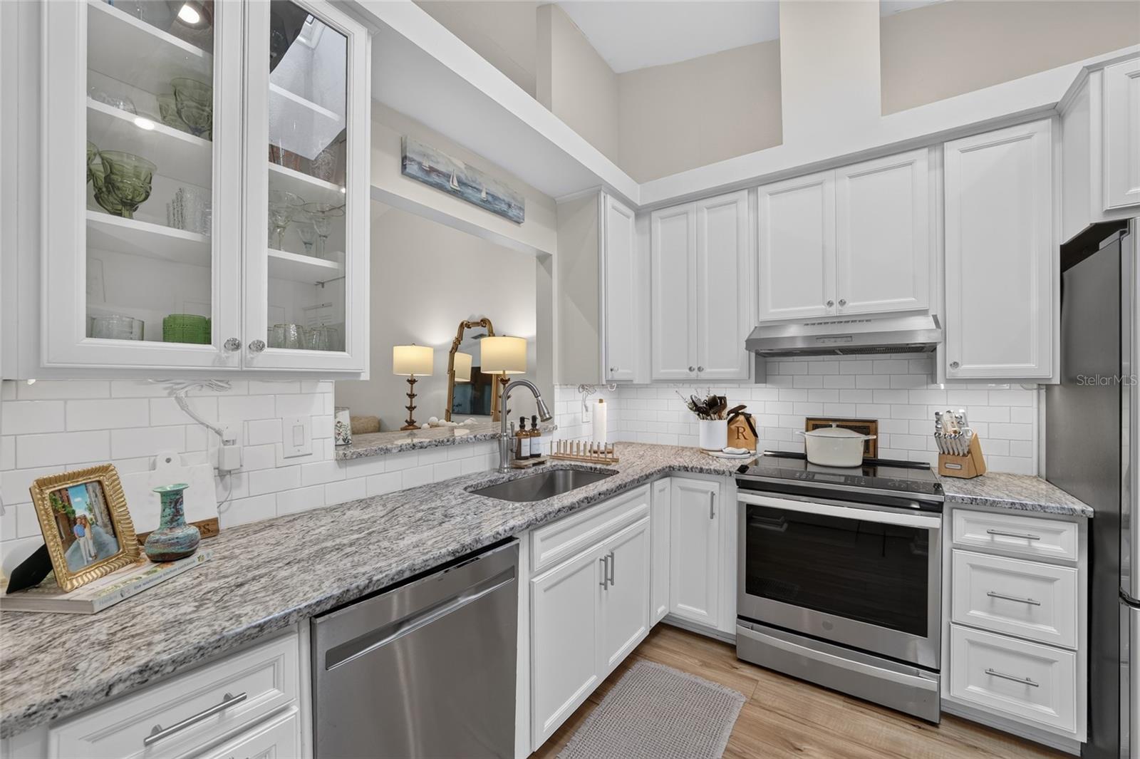 MAGNOLIA GARDEN VILLAS OR 1412/521 - Residential