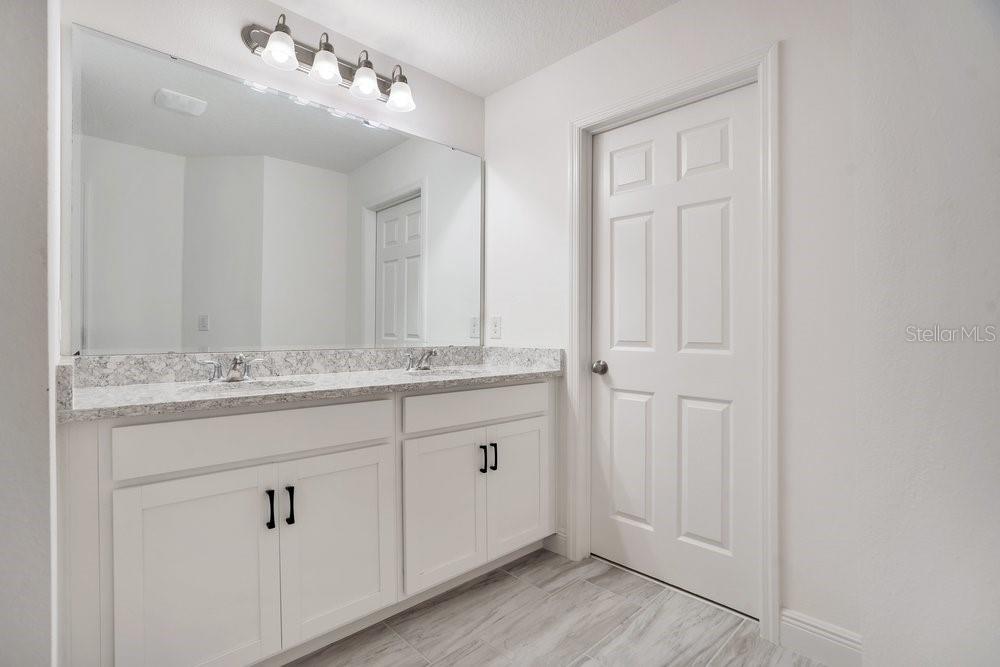 HANOVER LAKES PH 4 - Residential