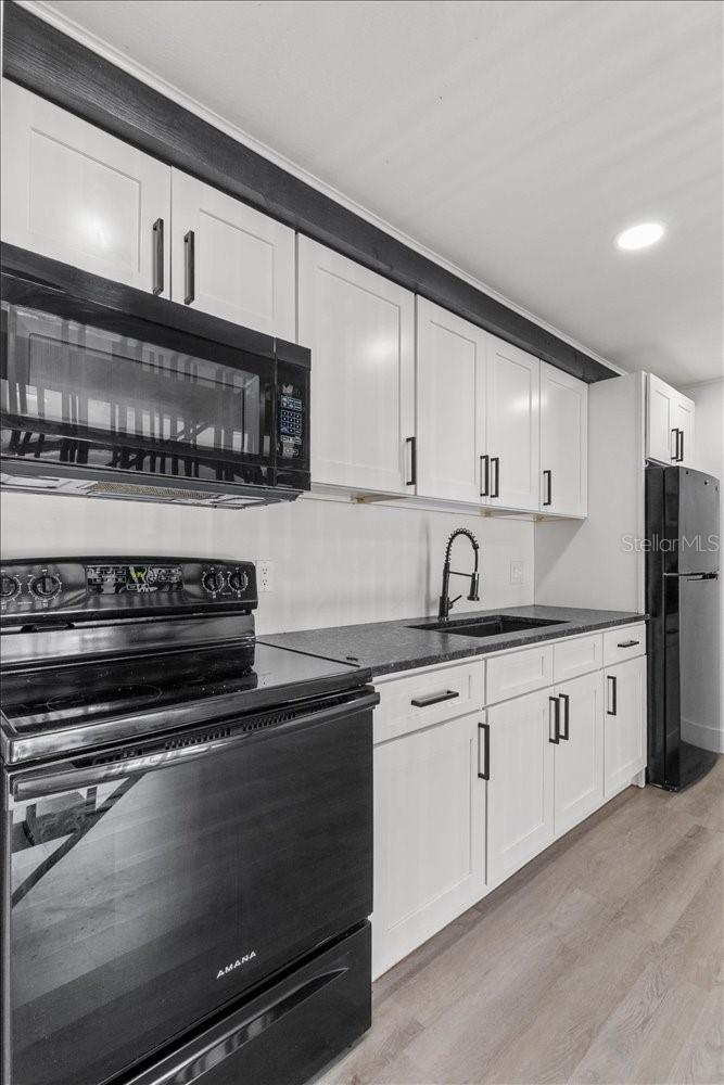 BLUFFS PH 2 CONDOMINUM - Residential Lease