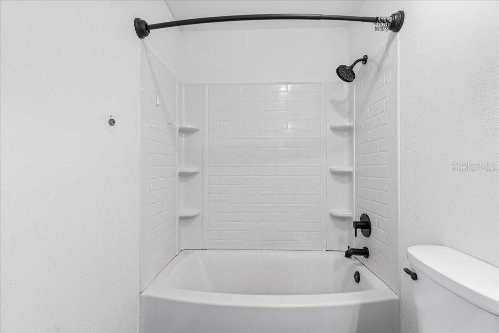 BLUFFS PH 2 CONDOMINUM - Residential Lease