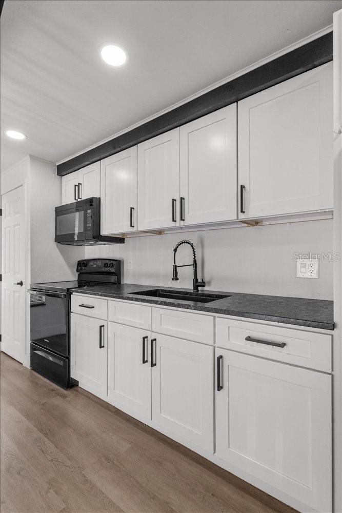 BLUFFS PH 2 CONDOMINUM - Residential Lease
