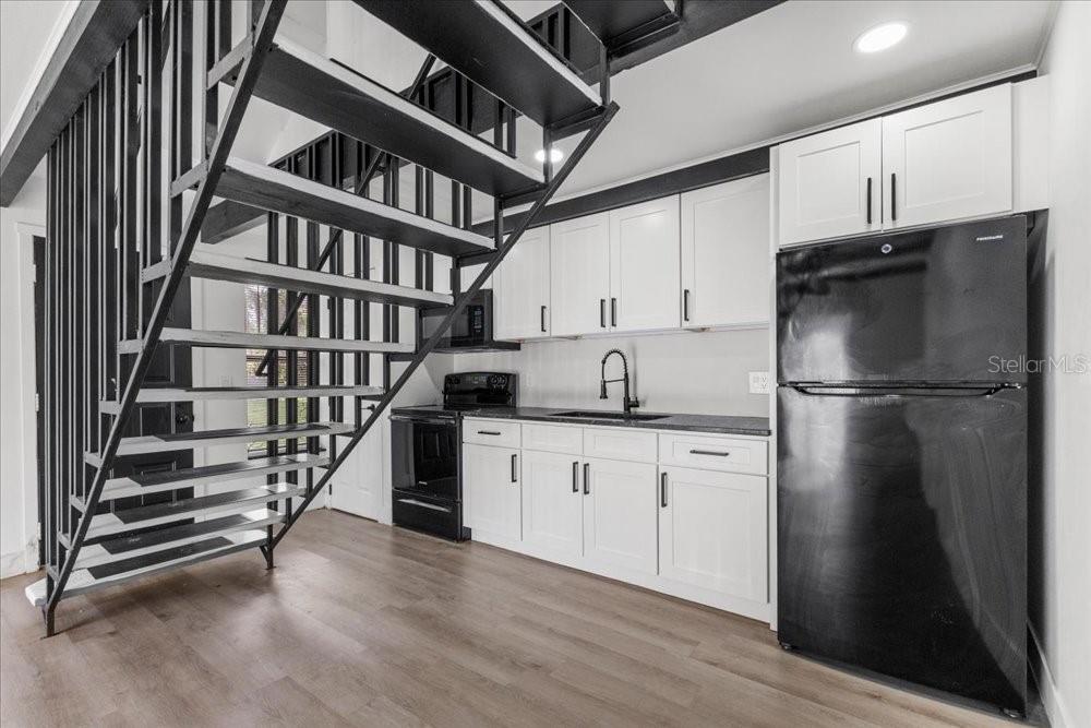 BLUFFS PH 2 CONDOMINUM - Residential Lease