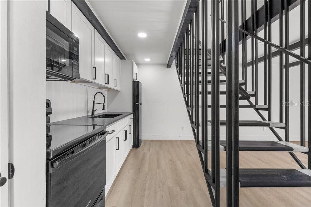 BLUFFS PH 2 CONDOMINUM - Residential Lease