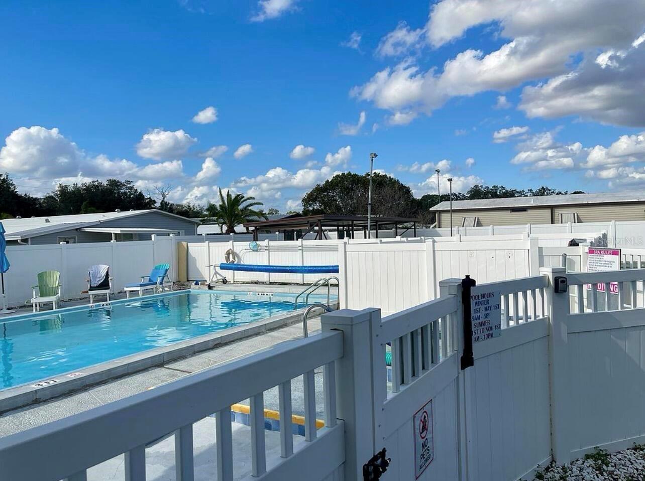 OAKS ROYAL - Residential