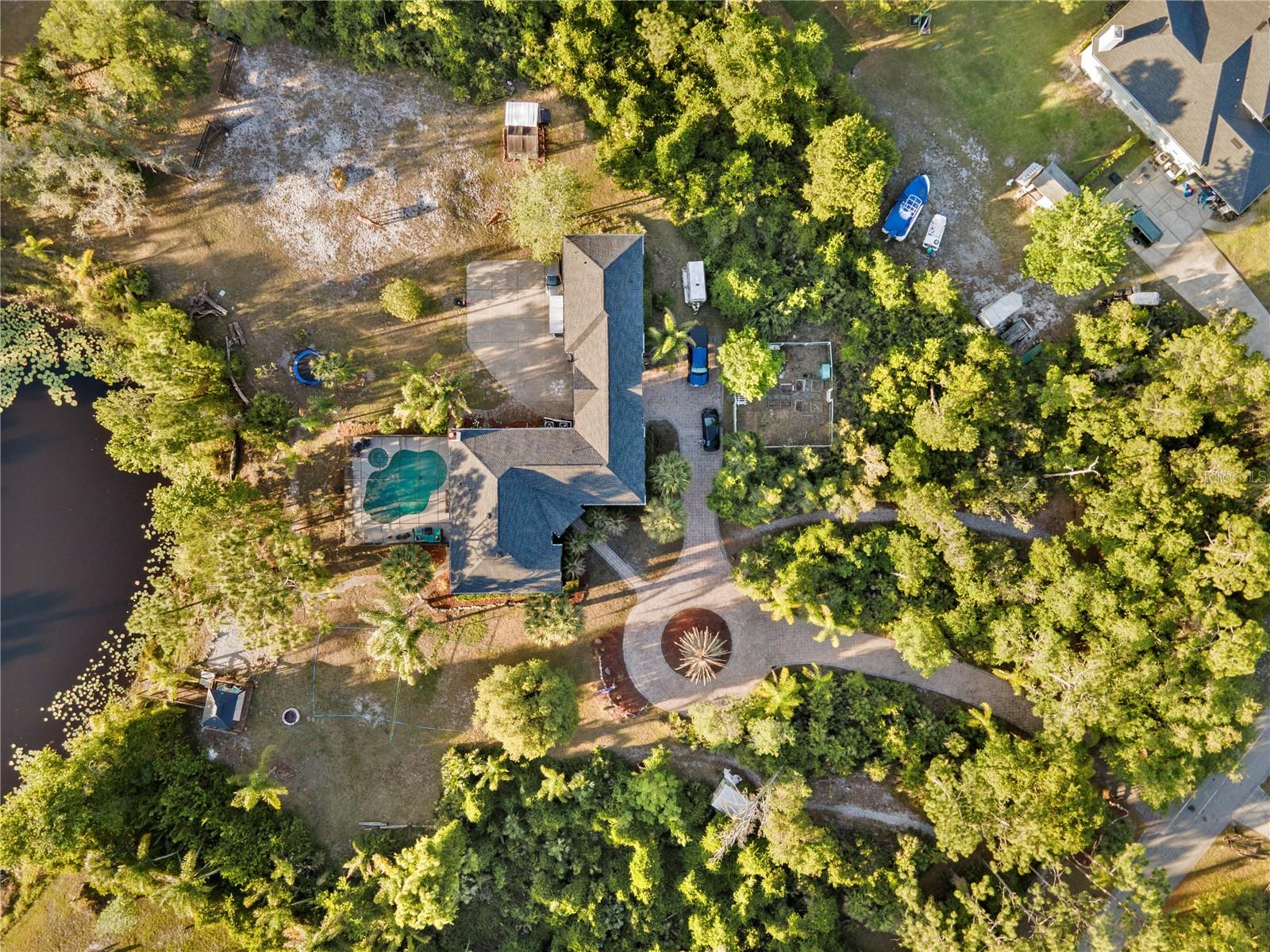 PICKETT DOWNS - Residential