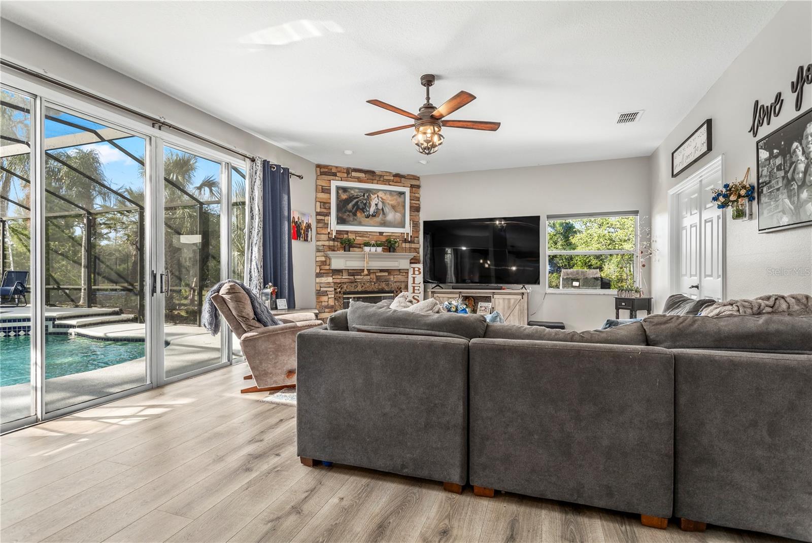 PICKETT DOWNS - Residential