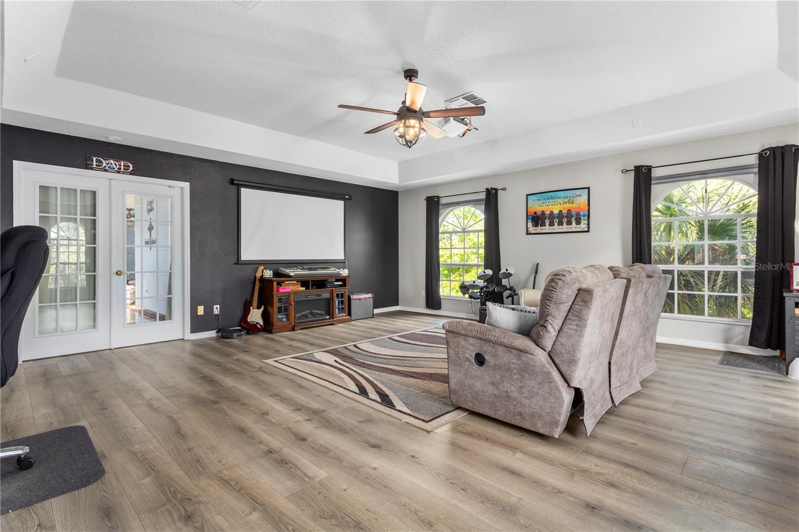 PICKETT DOWNS - Residential