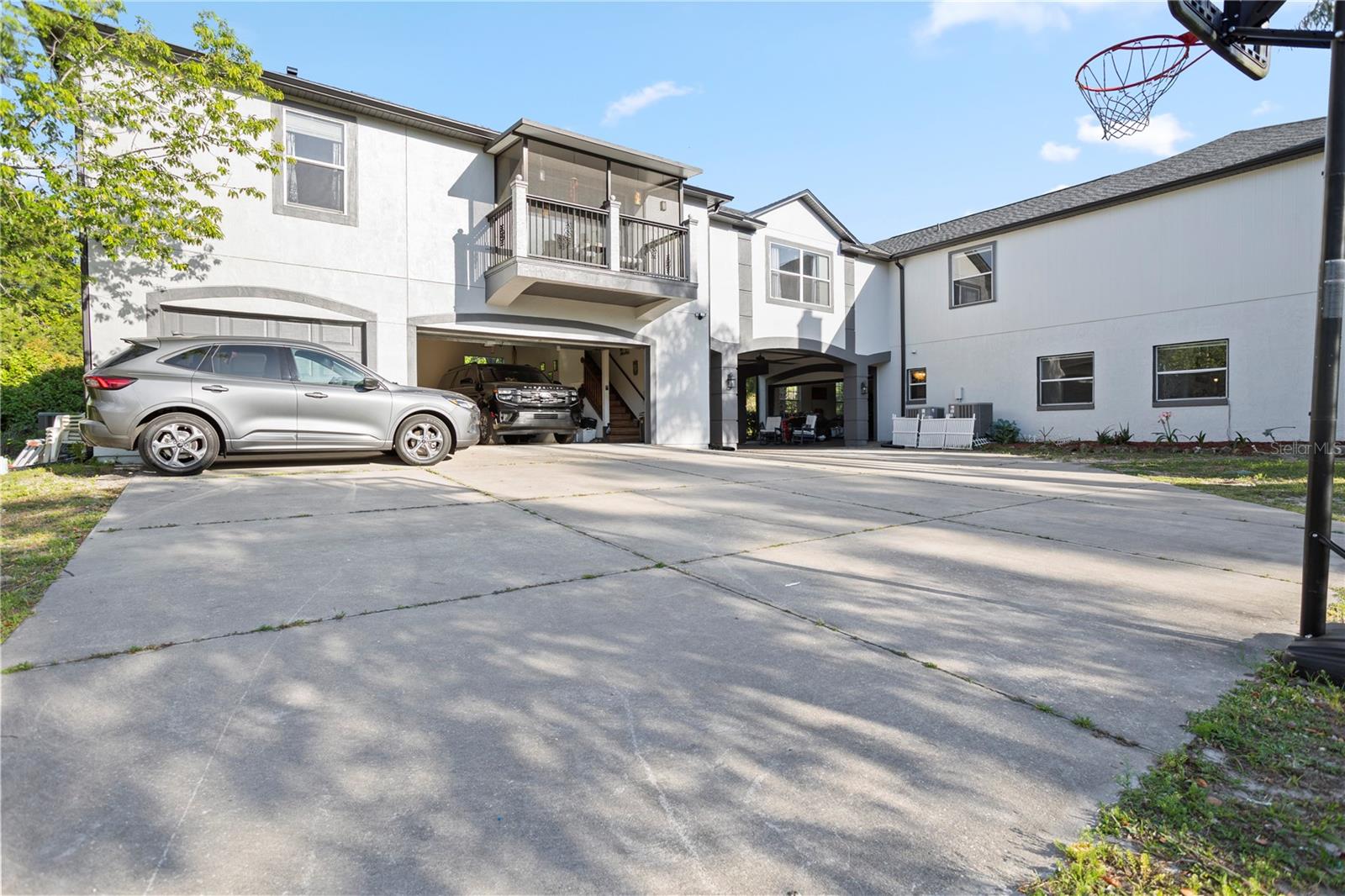 PICKETT DOWNS - Residential