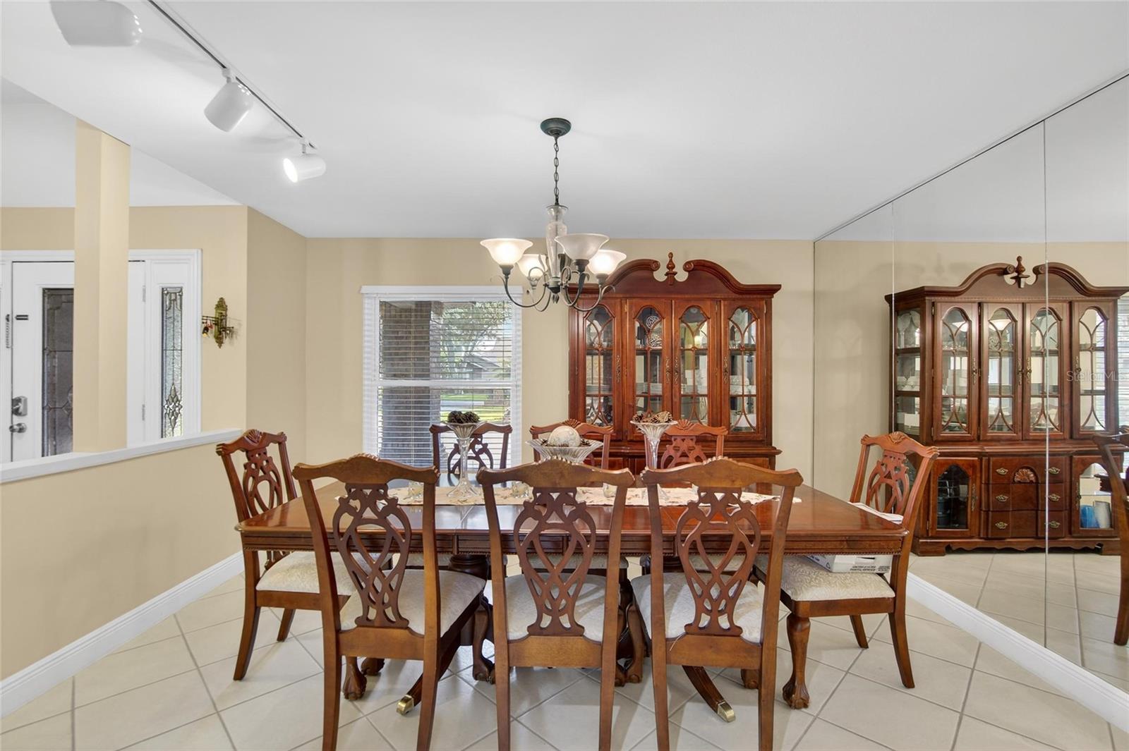 BARRINGTON OAKS EAST - Residential
