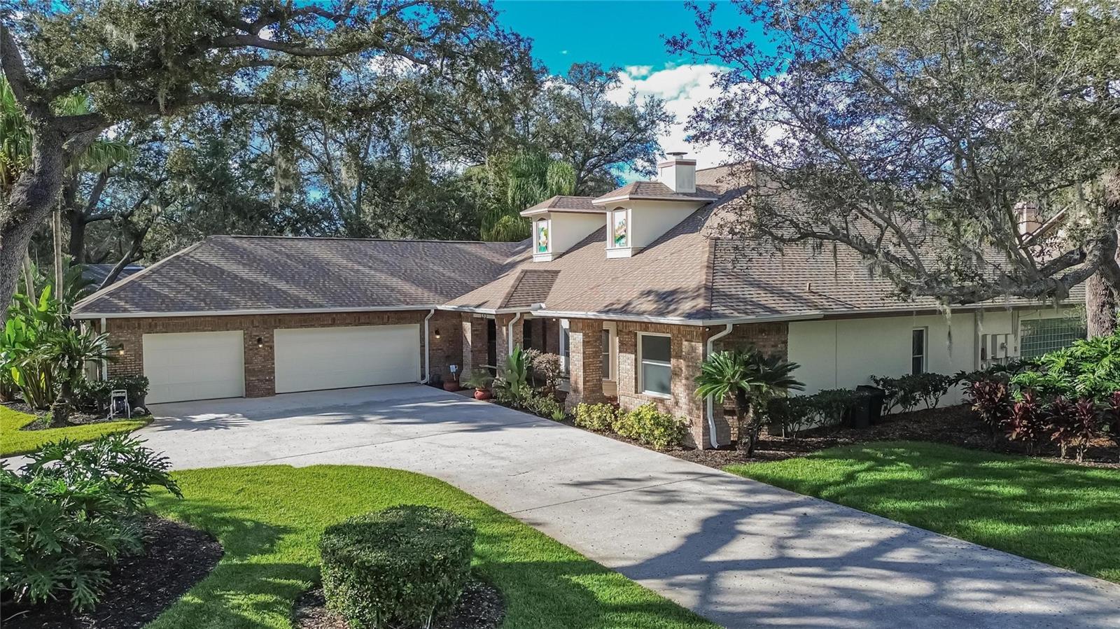 BARRINGTON OAKS EAST - Residential