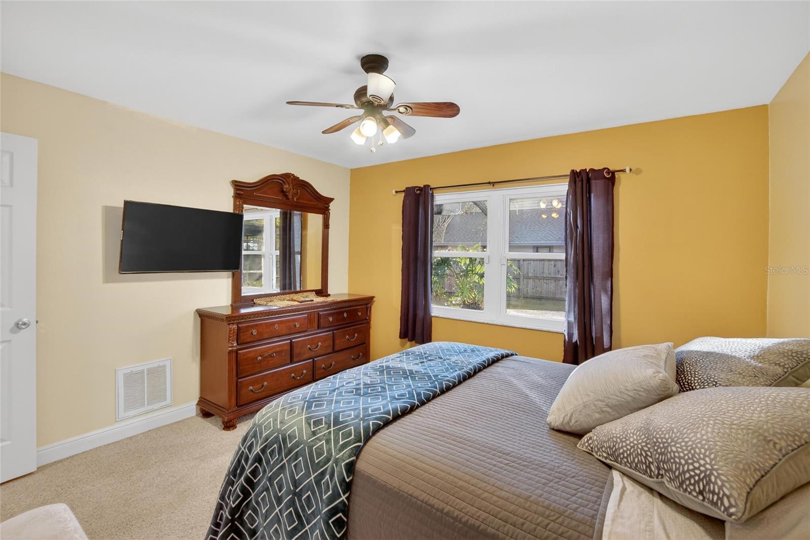 BARRINGTON OAKS EAST - Residential