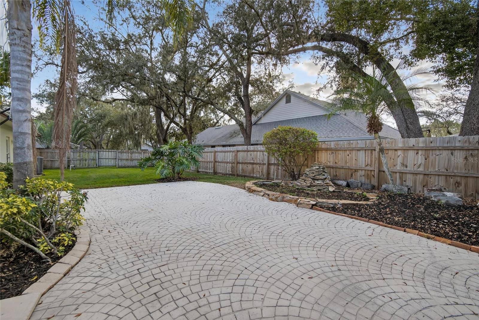 BARRINGTON OAKS EAST - Residential