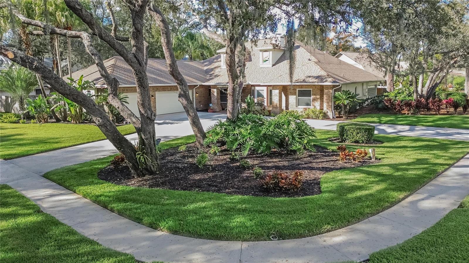 BARRINGTON OAKS EAST - Residential