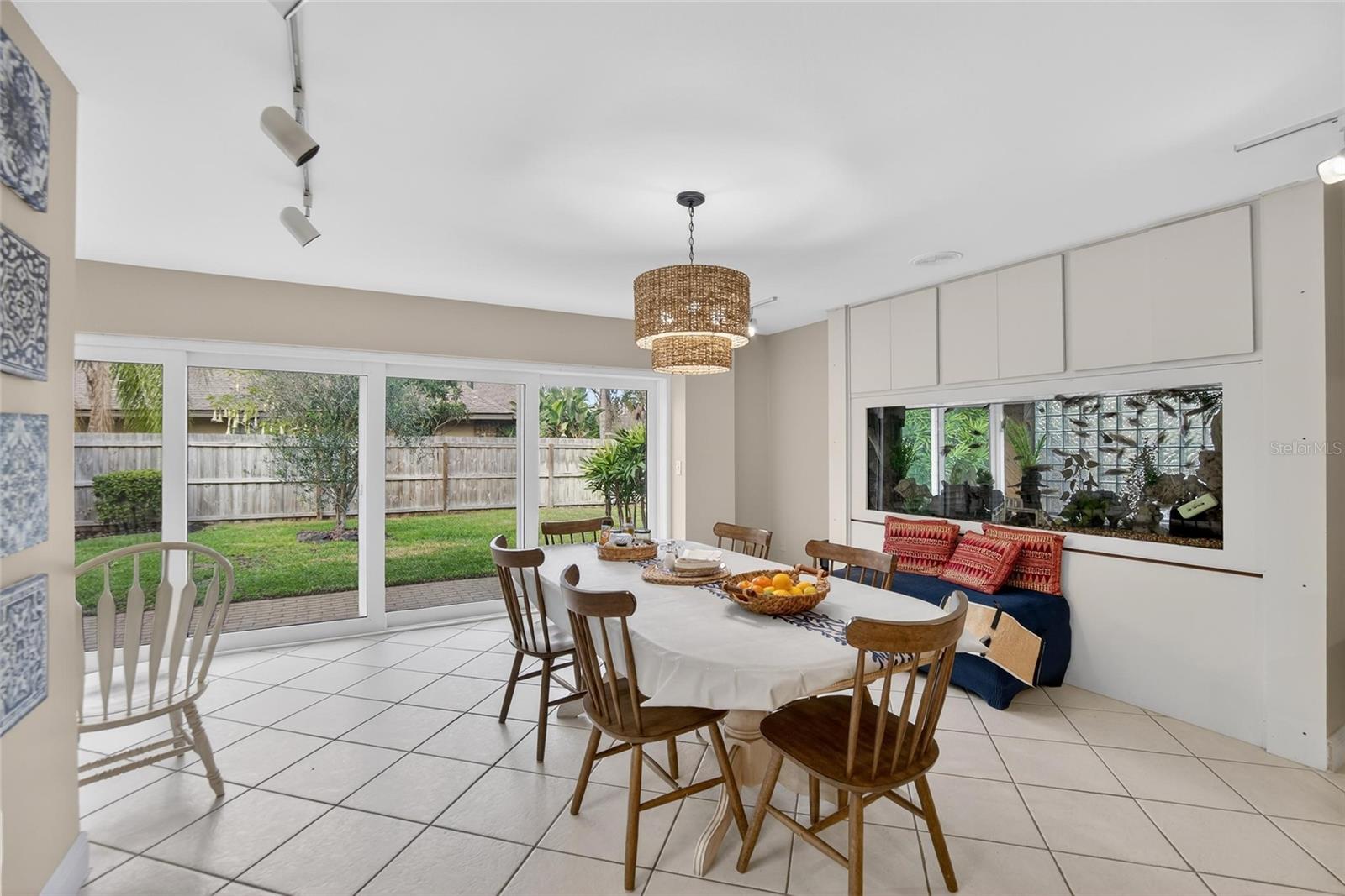 BARRINGTON OAKS EAST - Residential