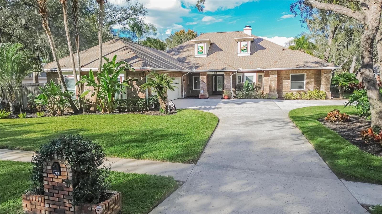 BARRINGTON OAKS EAST - Residential