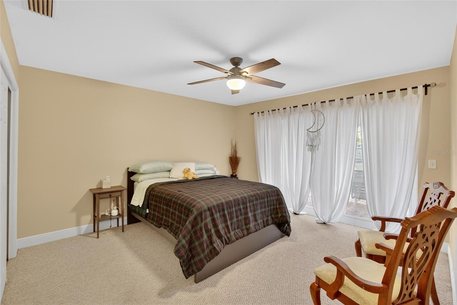 BARRINGTON OAKS EAST - Residential