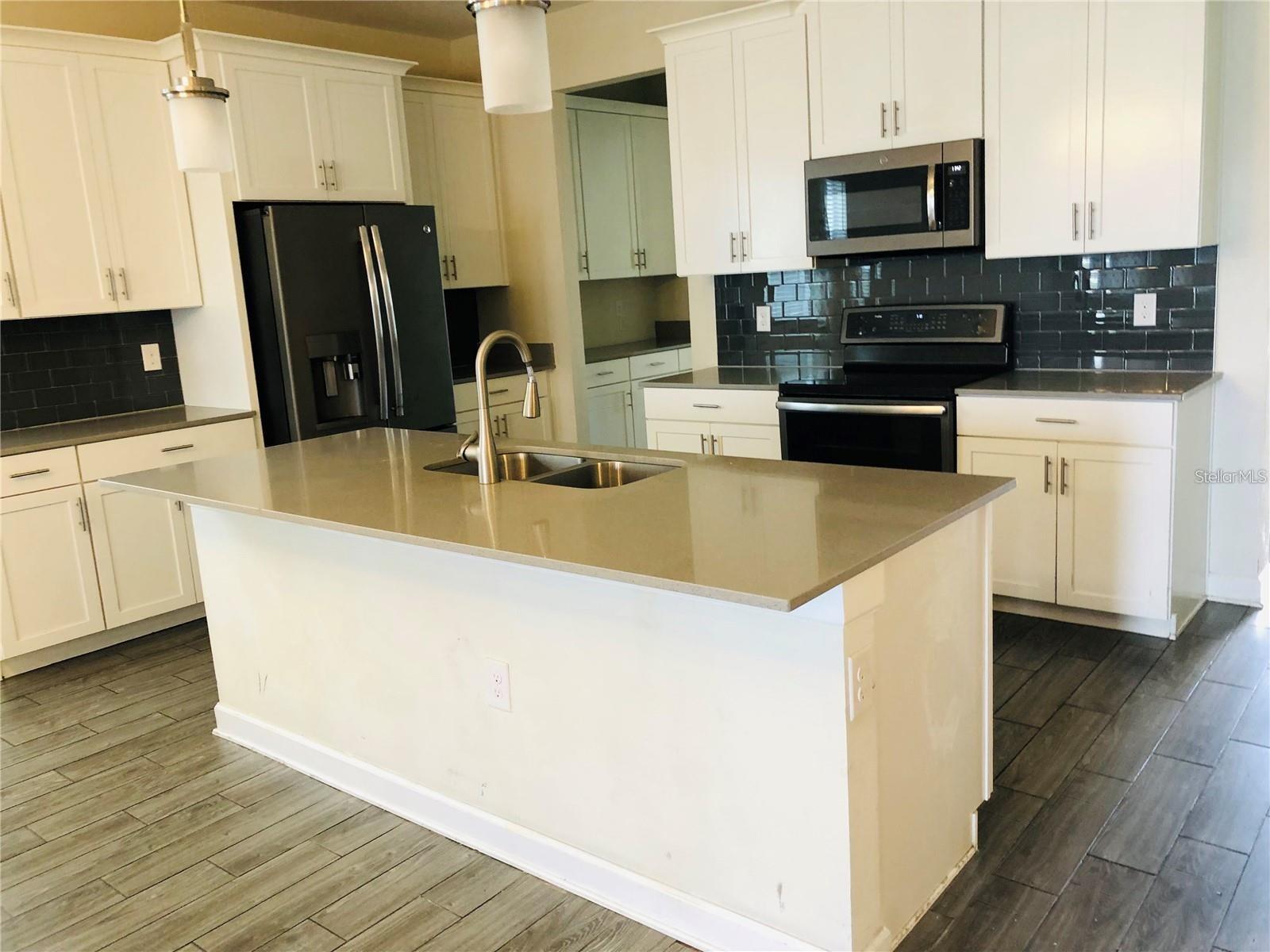 STOREY LAKE TR K - Residential Lease