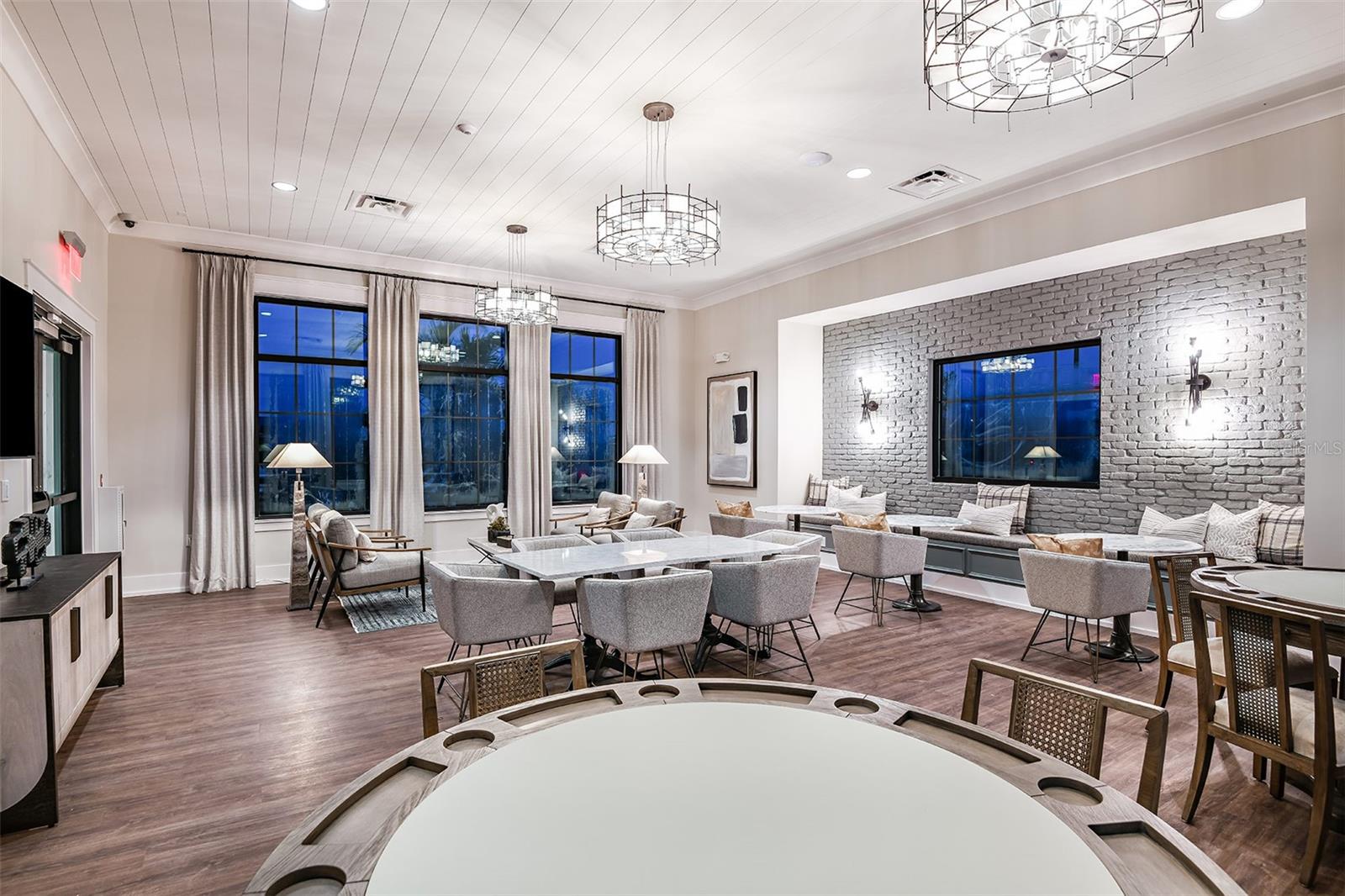 SWEETWATER VILLAS AT LAKEWOOD RANCH - Residential