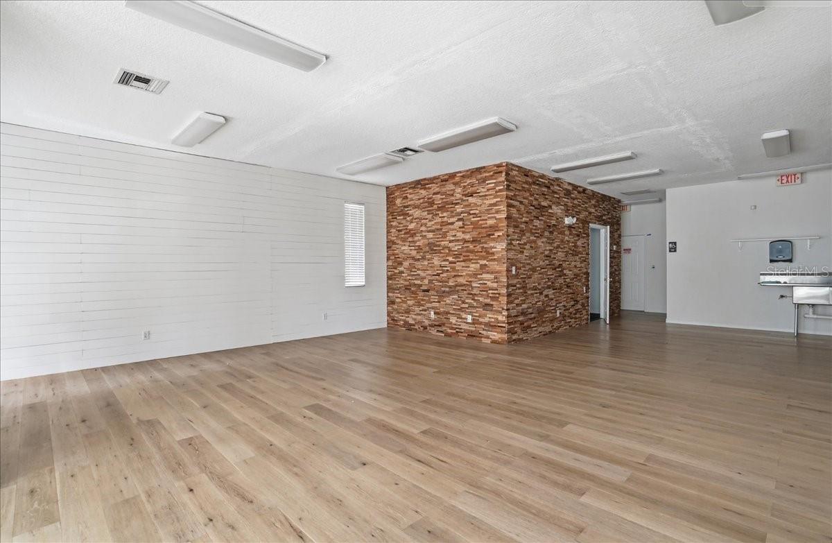 GAZEBO SQUARE COMM - Commercial Sale