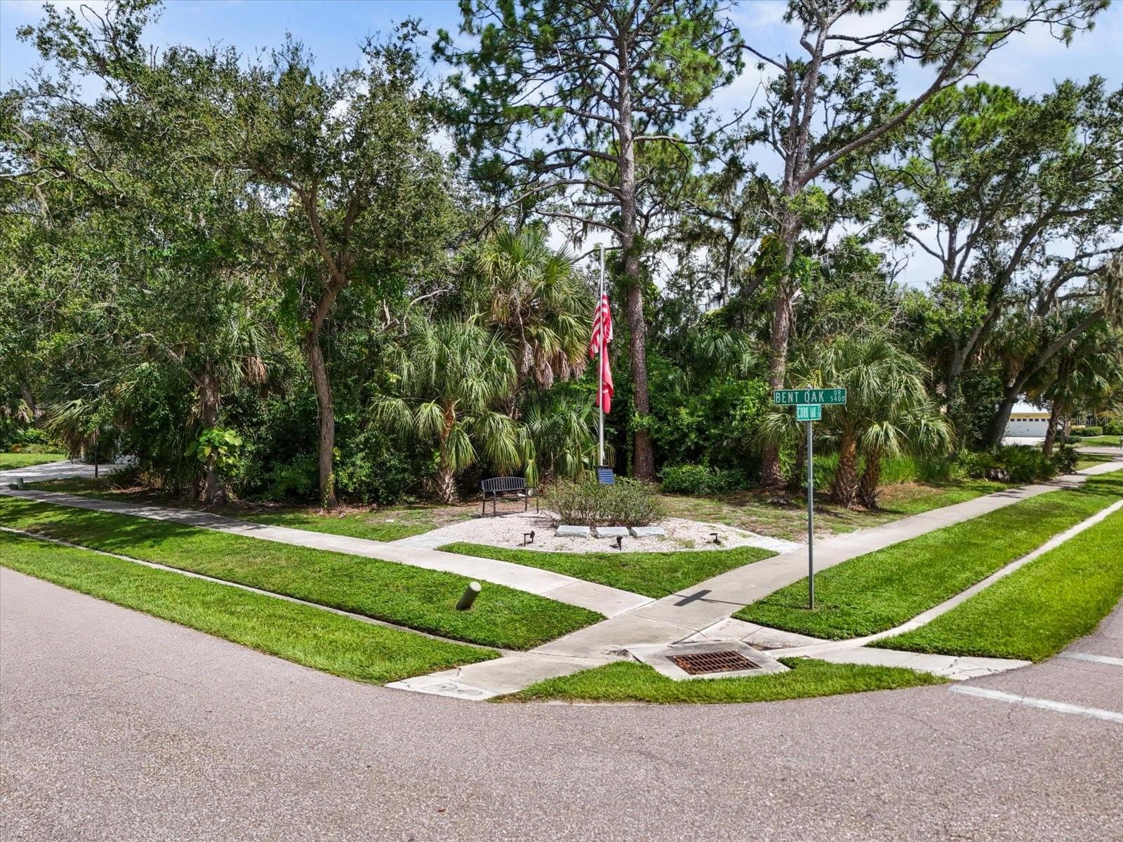 COLONIAL OAKS - Land
