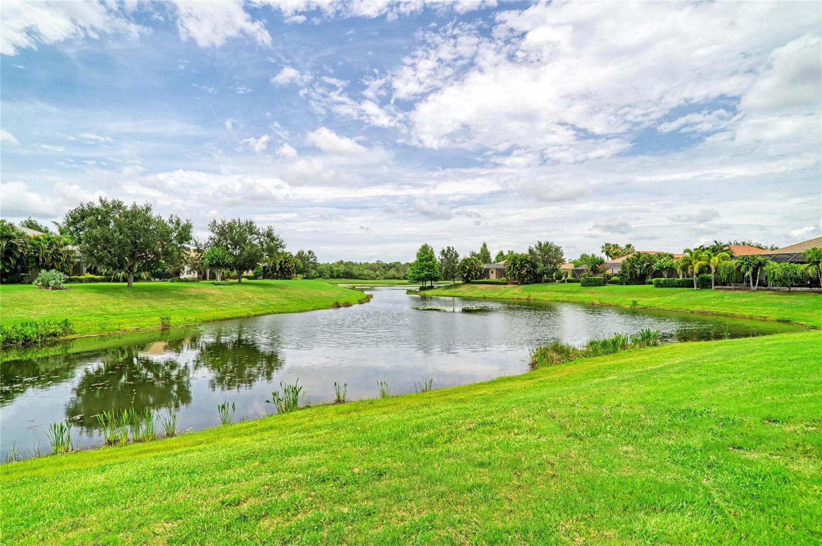 COUNTRY CLUB EAST AT LAKEWD RNCH QQ1 2B - Residential