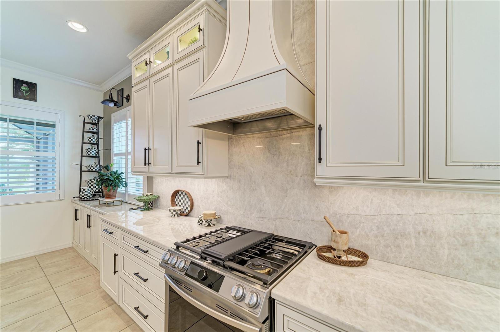 COUNTRY CLUB EAST AT LAKEWD RNCH QQ1 2B - Residential