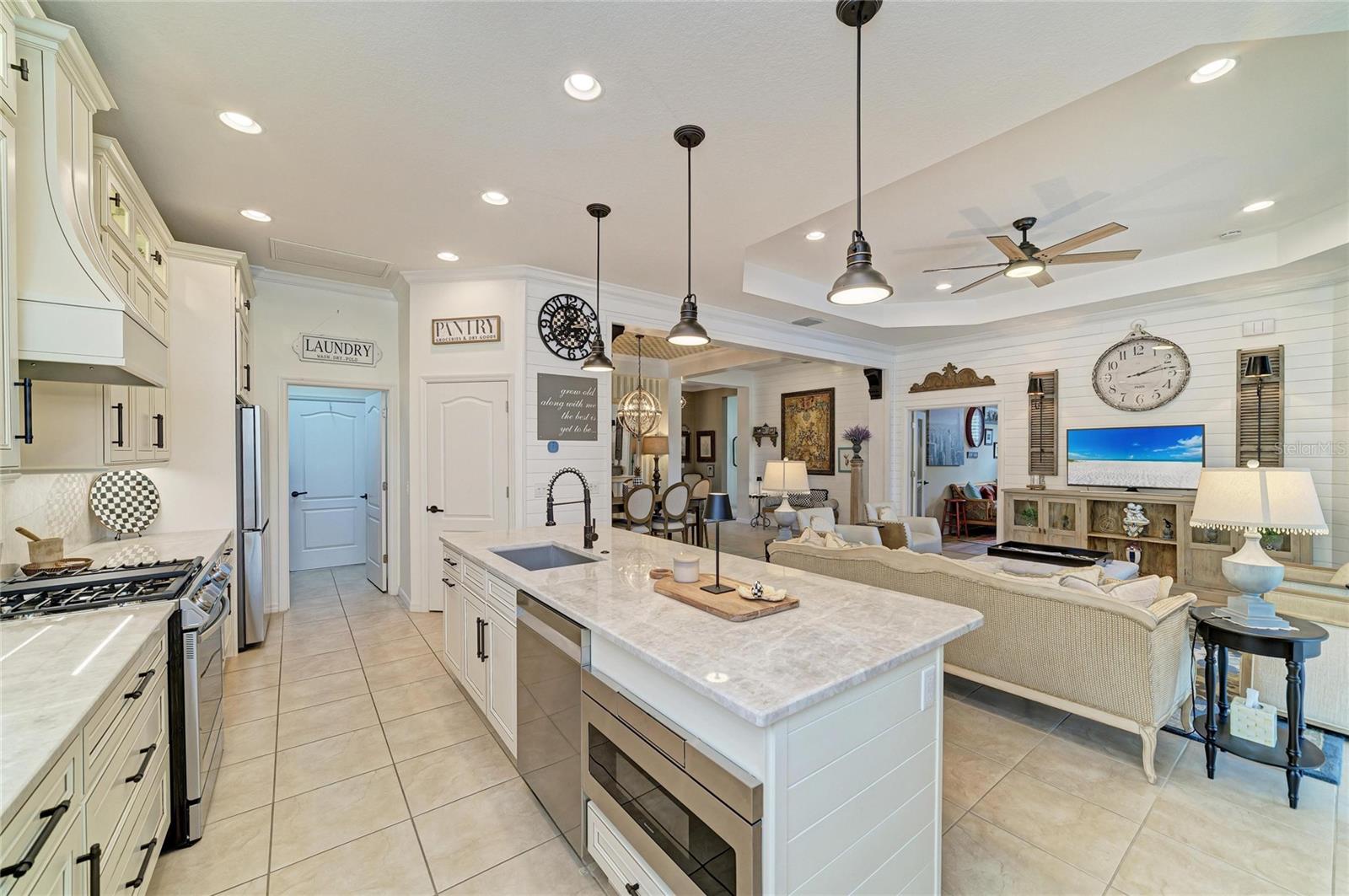 COUNTRY CLUB EAST AT LAKEWD RNCH QQ1 2B - Residential