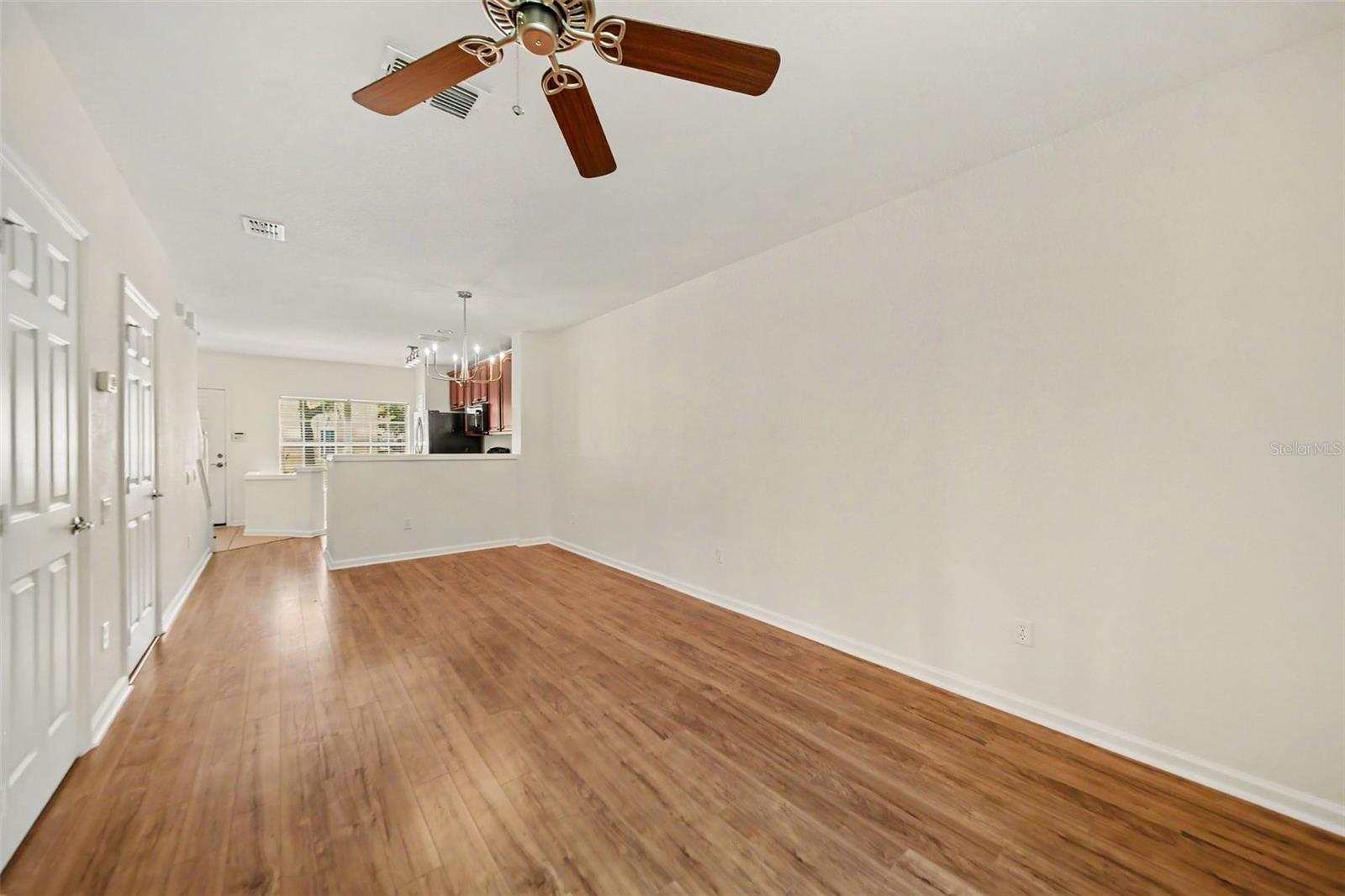 REGENCY OAKS - Residential