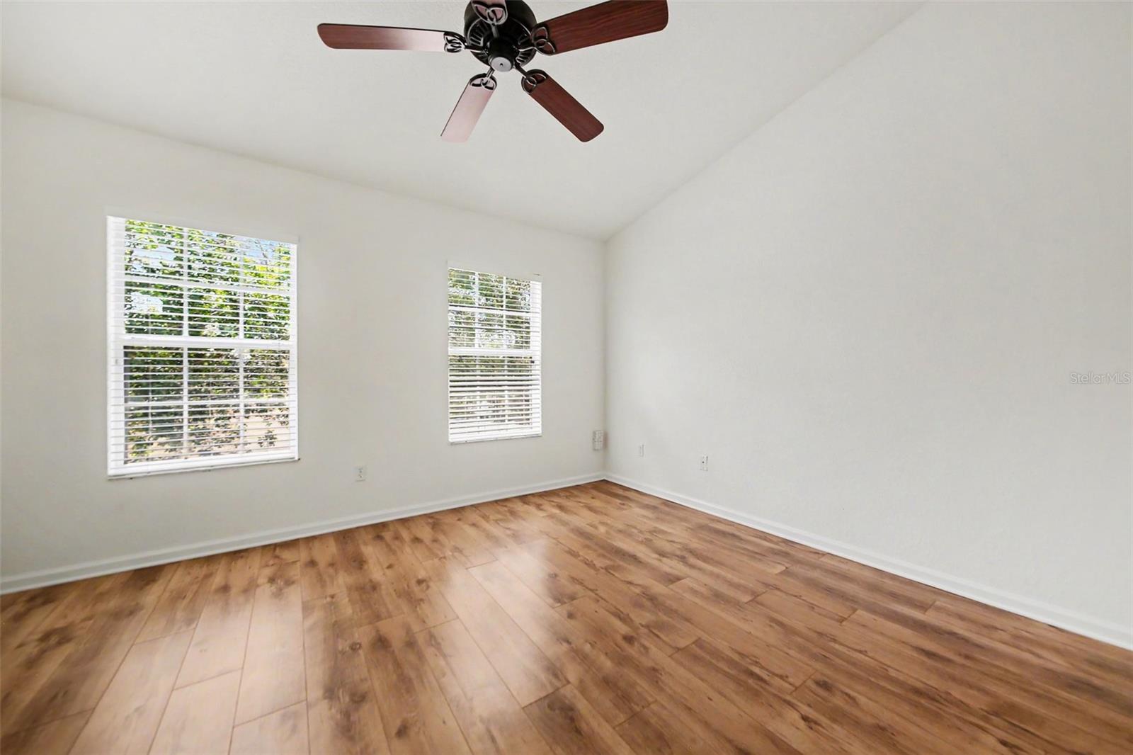 REGENCY OAKS - Residential