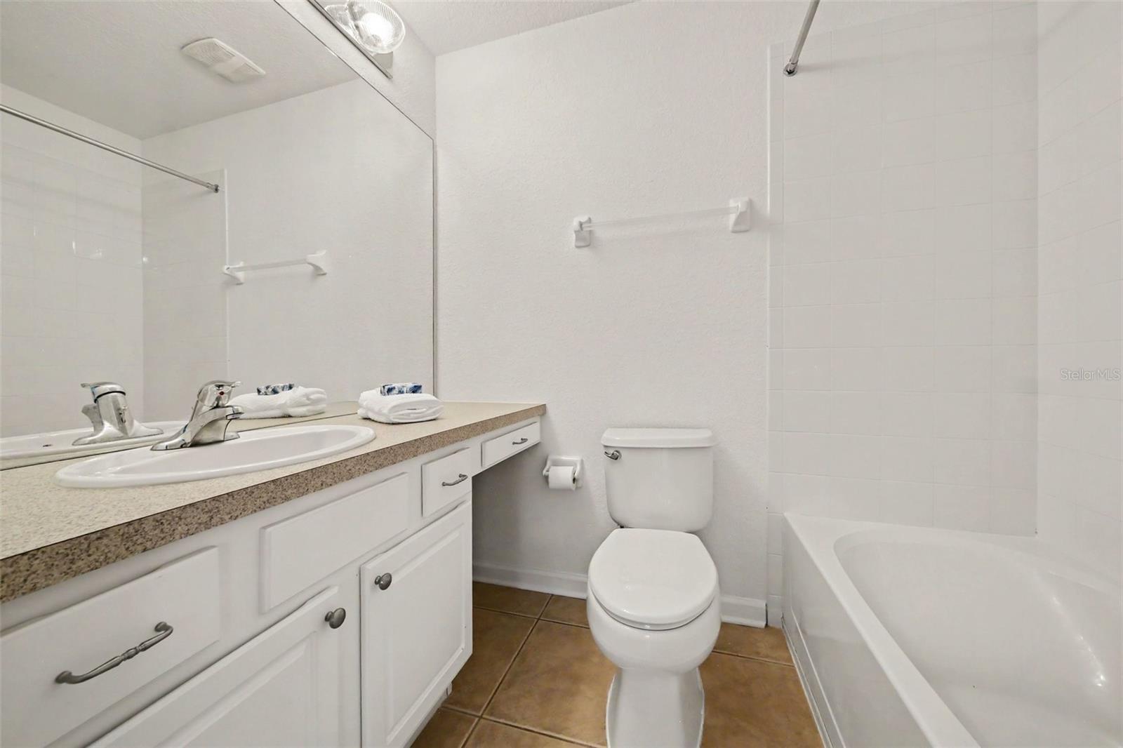 REGENCY OAKS - Residential
