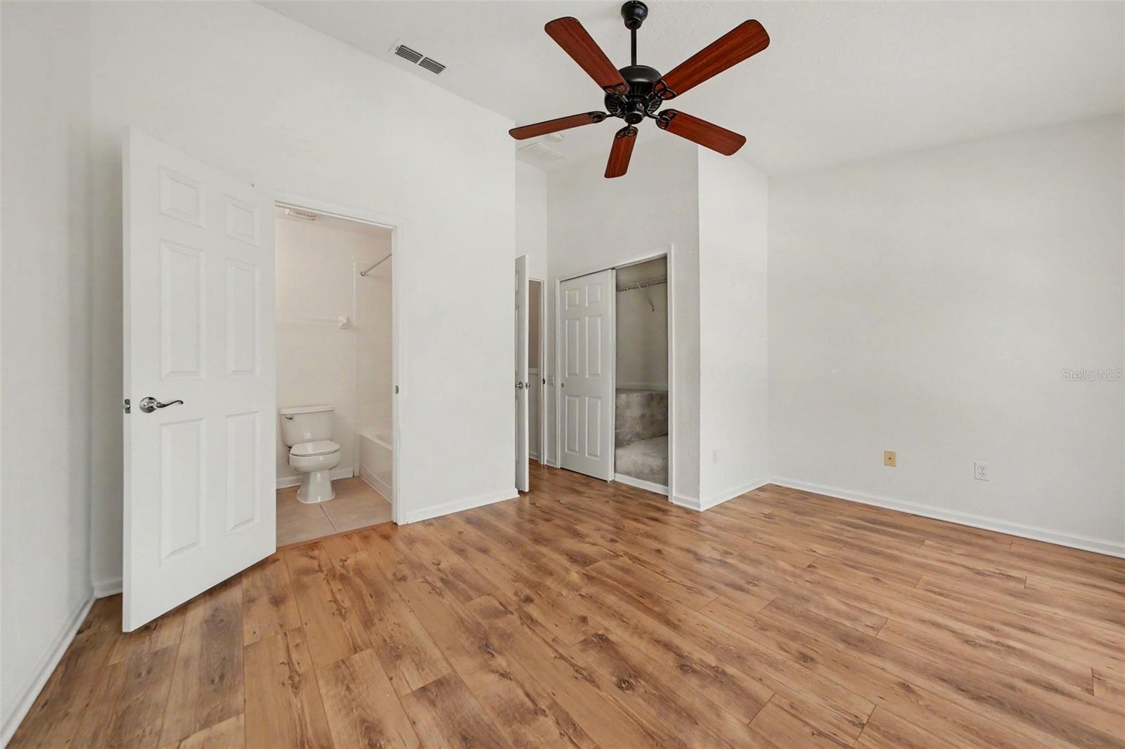 REGENCY OAKS - Residential