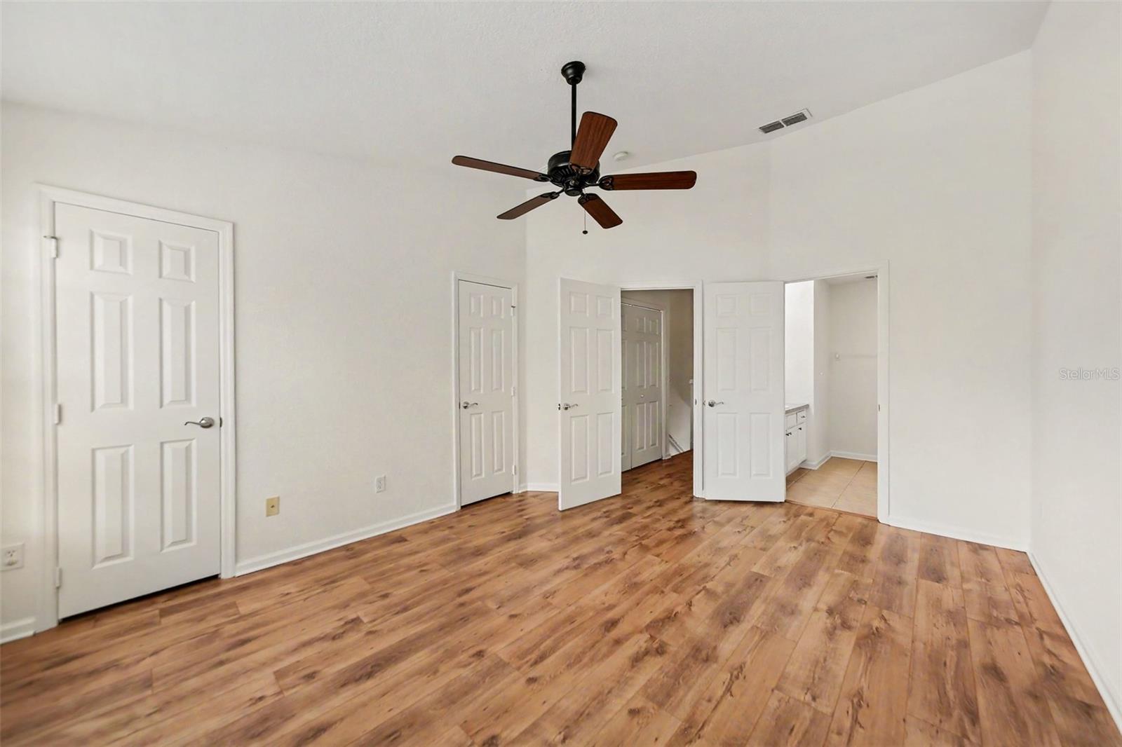 REGENCY OAKS - Residential