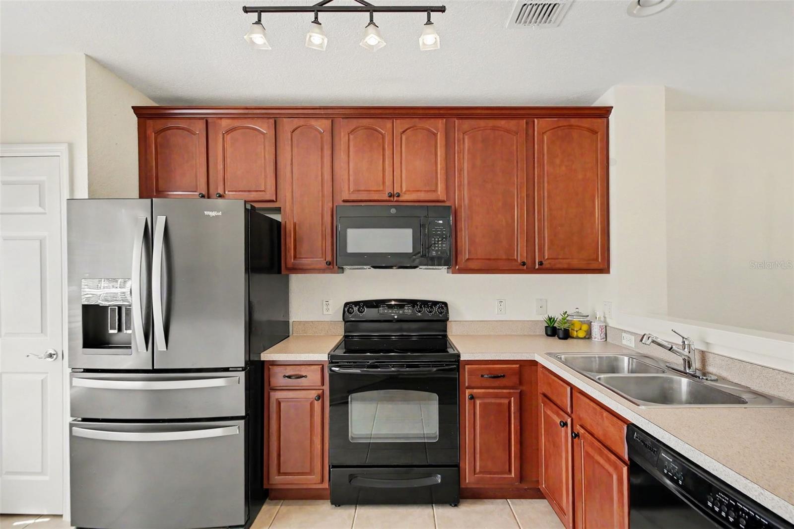REGENCY OAKS - Residential