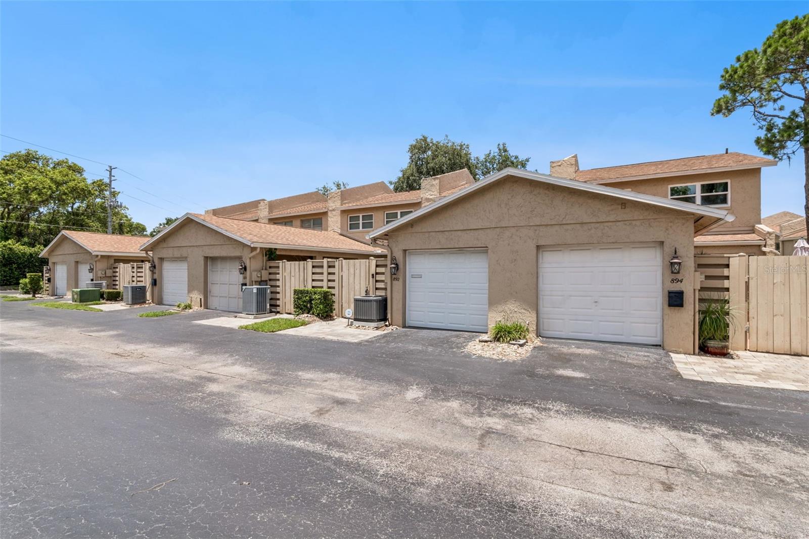 PARK LAKE TWNHS - Residential