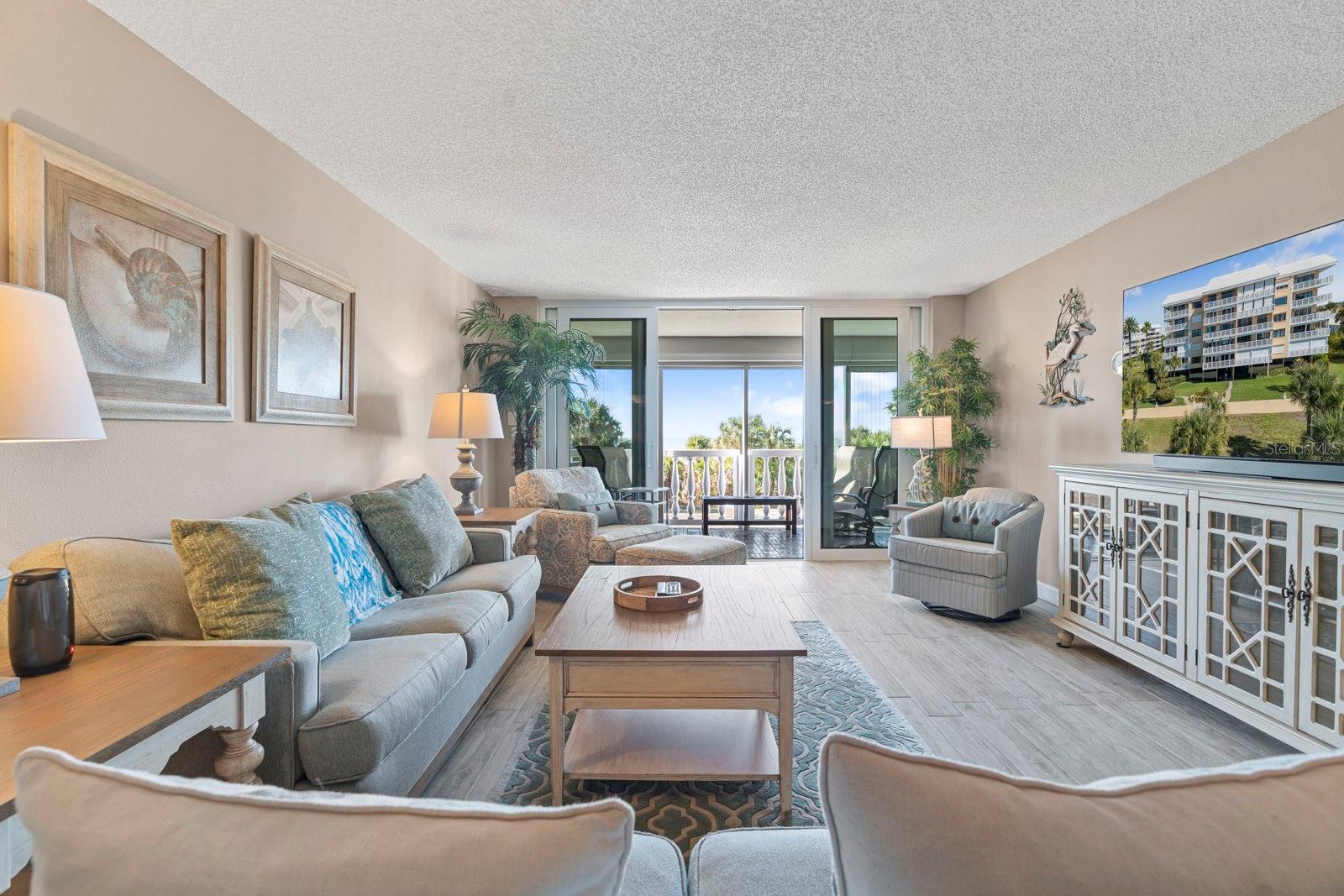 SILVER SANDS BEACH & RACQUET CLUB - Residential
