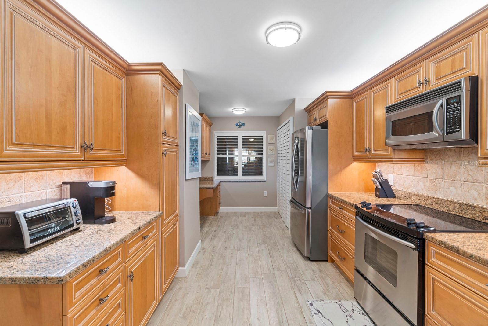 SILVER SANDS BEACH & RACQUET CLUB - Residential