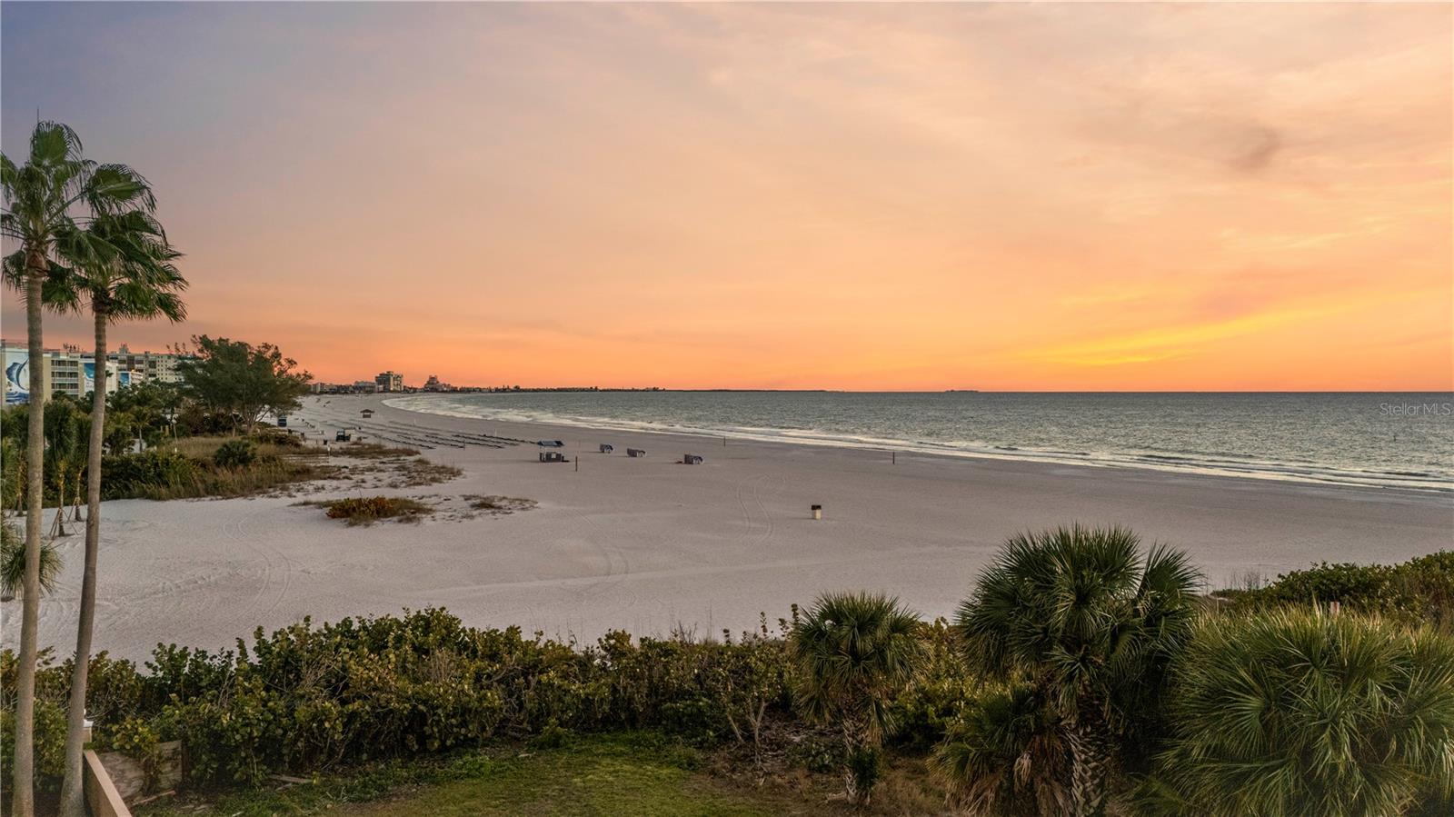SILVER SANDS BEACH & RACQUET CLUB - Residential