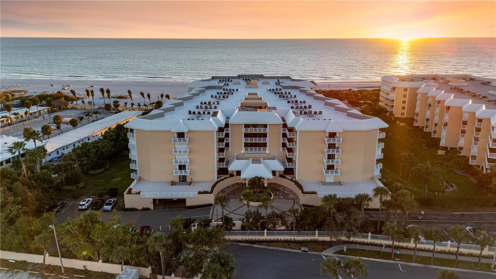 SILVER SANDS BEACH & RACQUET CLUB - Residential