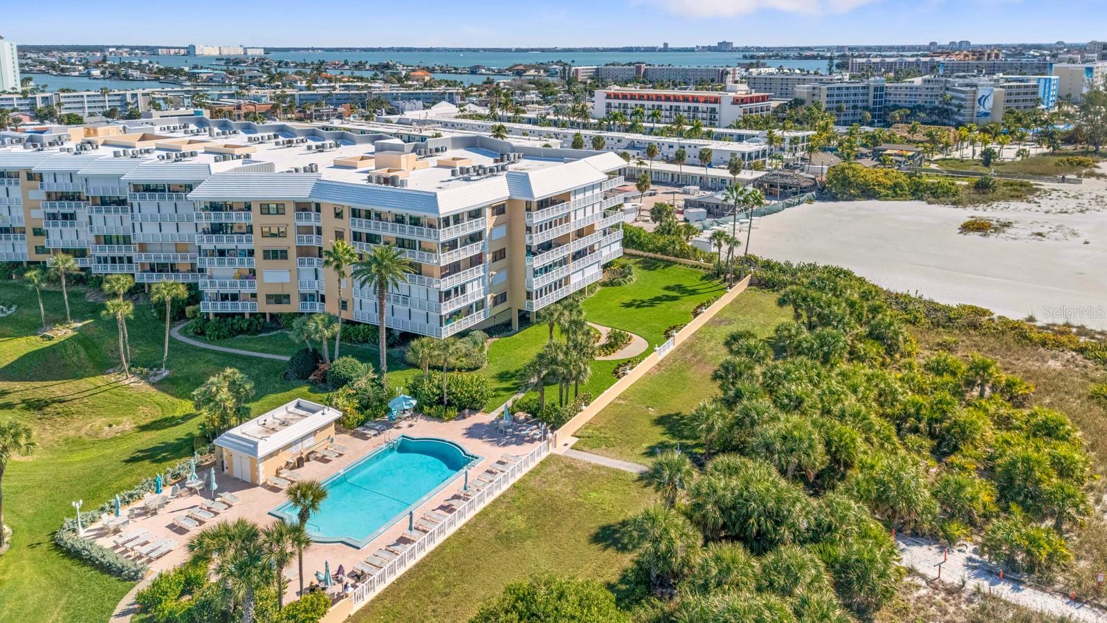 SILVER SANDS BEACH & RACQUET CLUB - Residential