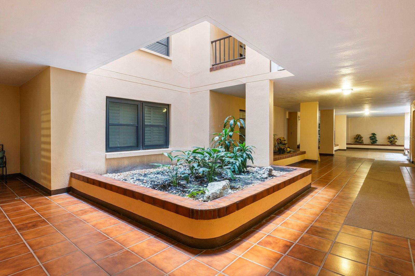 SILVER SANDS BEACH & RACQUET CLUB - Residential