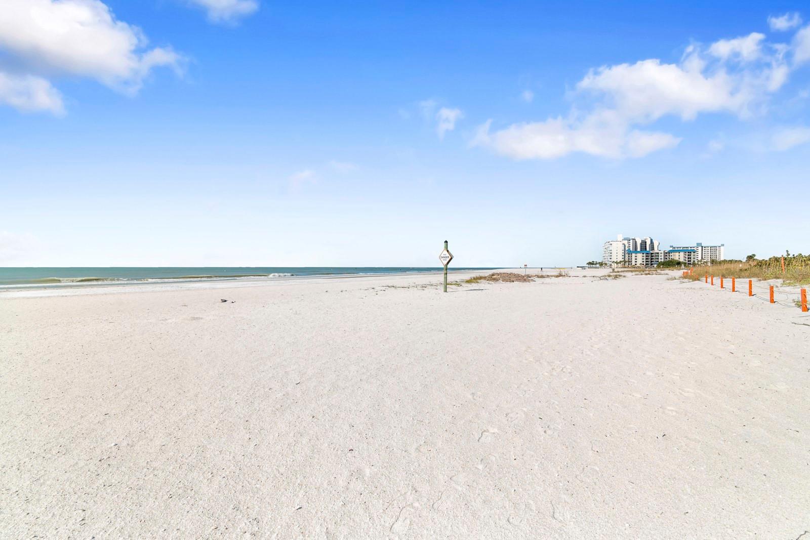 SILVER SANDS BEACH & RACQUET CLUB - Residential