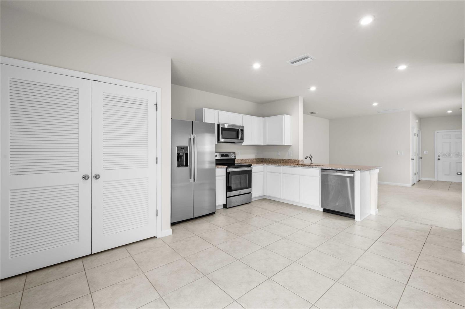ZEPHYR PLACE - Residential