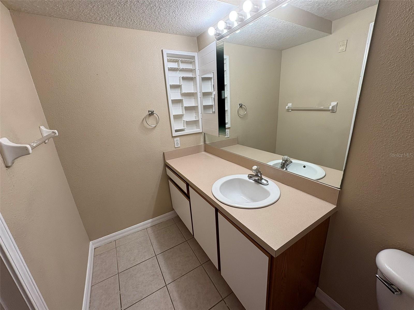 VILLAGES OF BLOOMINGDALE CONDO - Residential