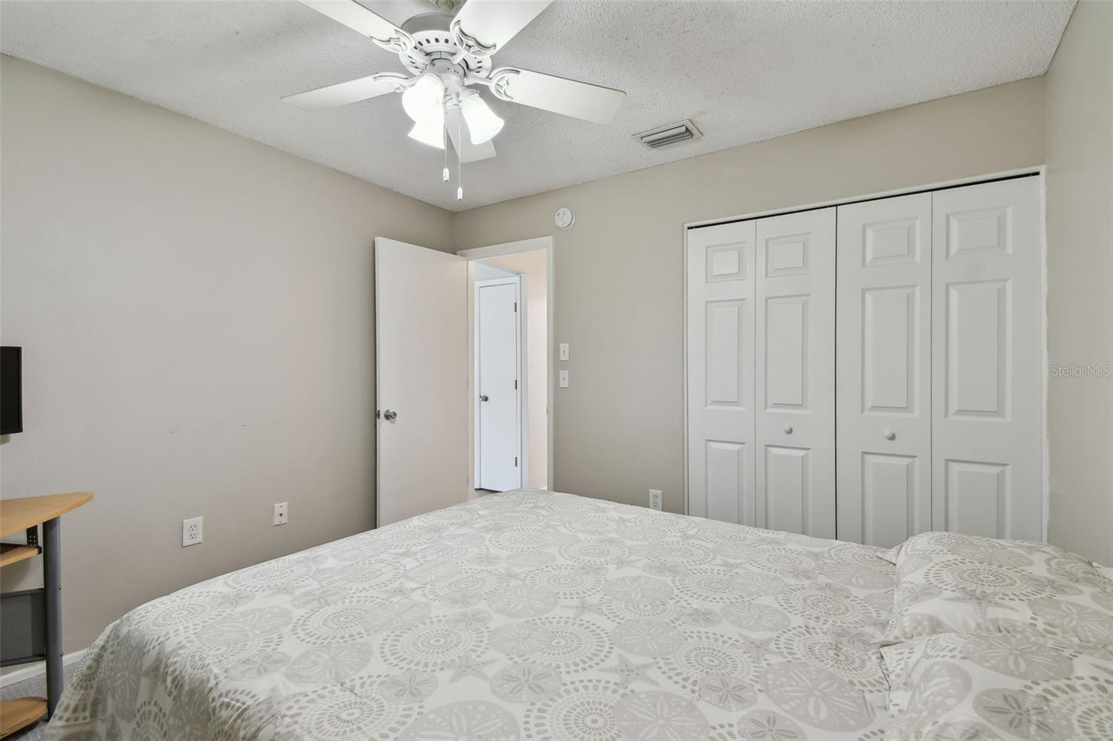 MIRROR LAKE - Residential