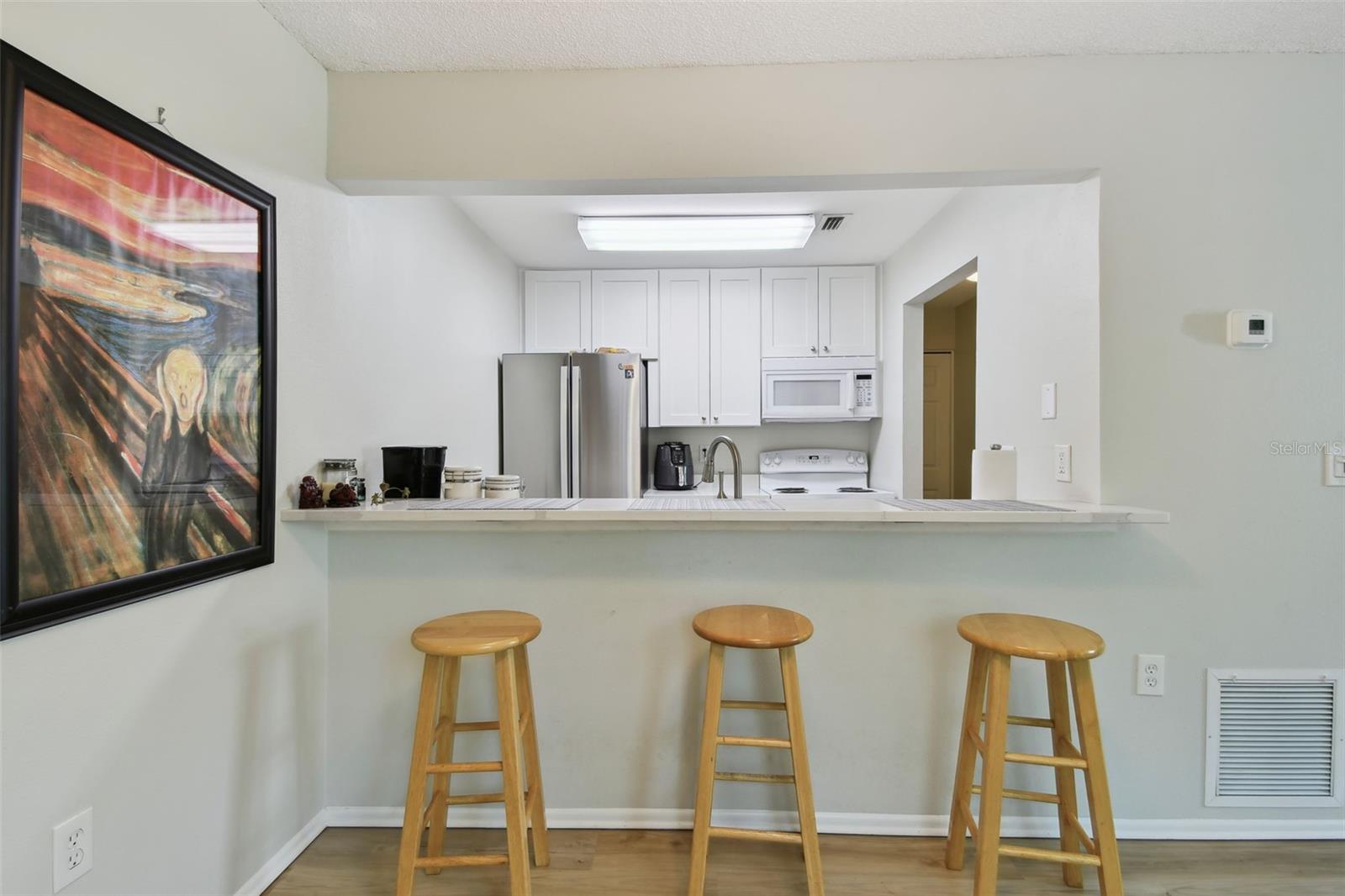 MIRROR LAKE - Residential