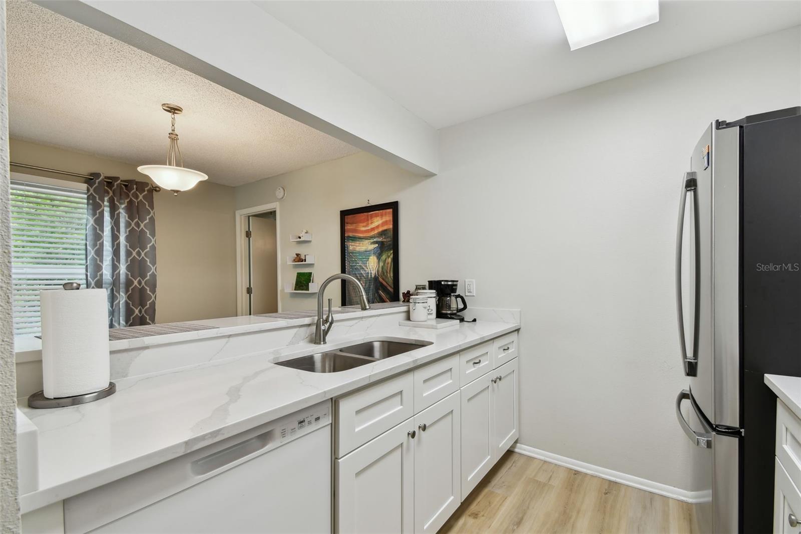 MIRROR LAKE - Residential
