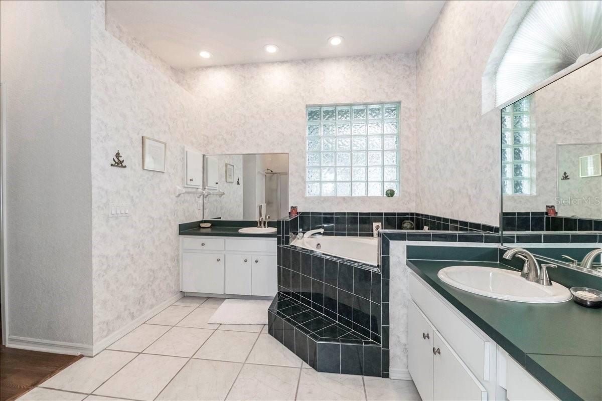 WOODBURY PH TWO ADD - Residential Lease