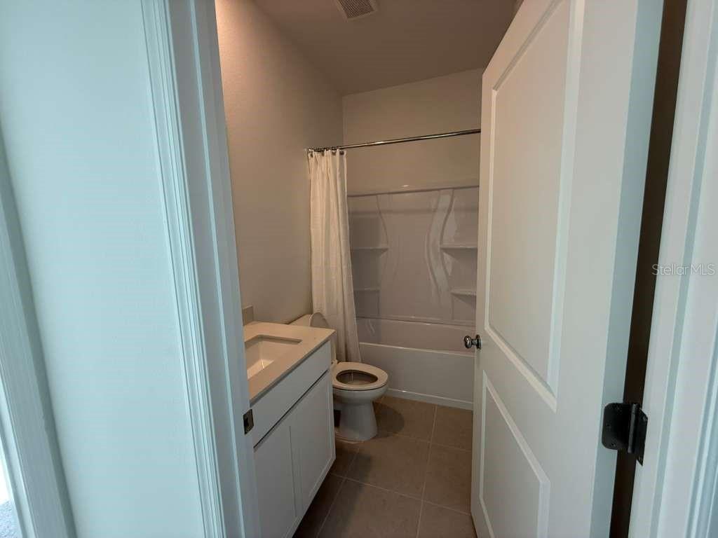 WYNNSTONE 50S - Residential Lease